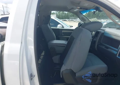 2019 Ram 1500 Classic Tradesman 4X2 8' Box from USA, damaged, VIN 3C6JR6DT5KG506026